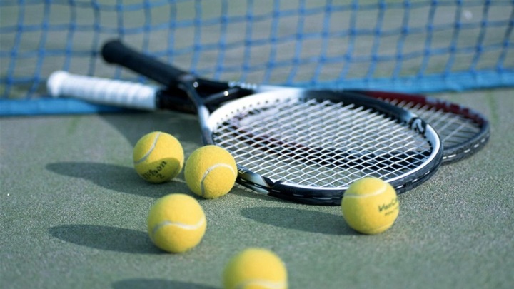 tennis_ball_racket.jpg