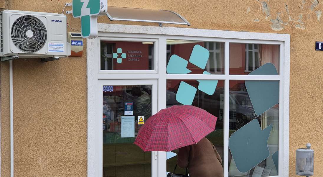 ljekarna kiša pacijenti mirovine umirovljenici (4).jpg