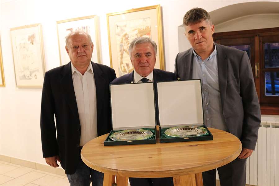 PLENUM - NASLOVNA.jpg