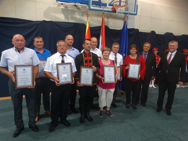 priznanja glavna 1.JPG