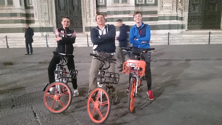 Tomo Valjak, trener Tade Drinković i Fran Černi  u Firenci.jpg