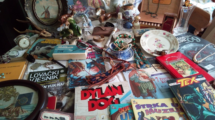 dvorišna rasprodaja.jpg