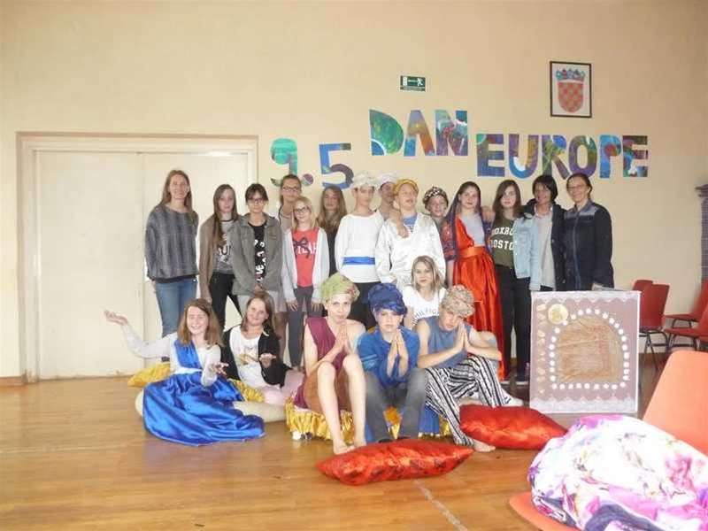 OŠ MATIJE GUPCA 2.jpg