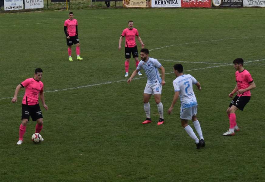 SPORT 24.8_NOGOMET 1. ŽNL TKO ĆE NASLIJEDITI GOLUBOVEC Jedinstvo i Rudar DZ i ove sezone borit će se za vrh .JPG