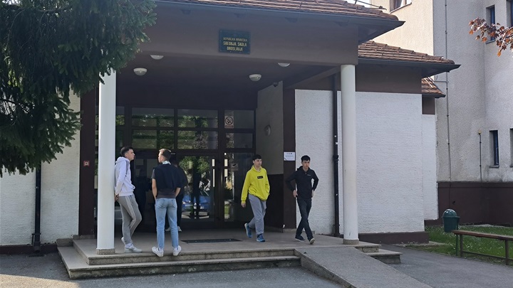 srednja škola oroslavje.jpg