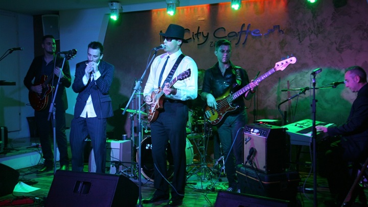 Osim što je zasvirao gitaru, Kostelić je i zapjevao