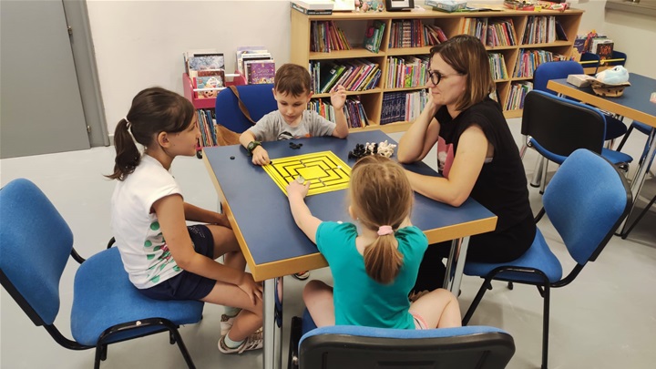 Djeca zaigrala društvene igre u Općinskoj knjižnici i čitaonici Marija Bistrica3.jpg