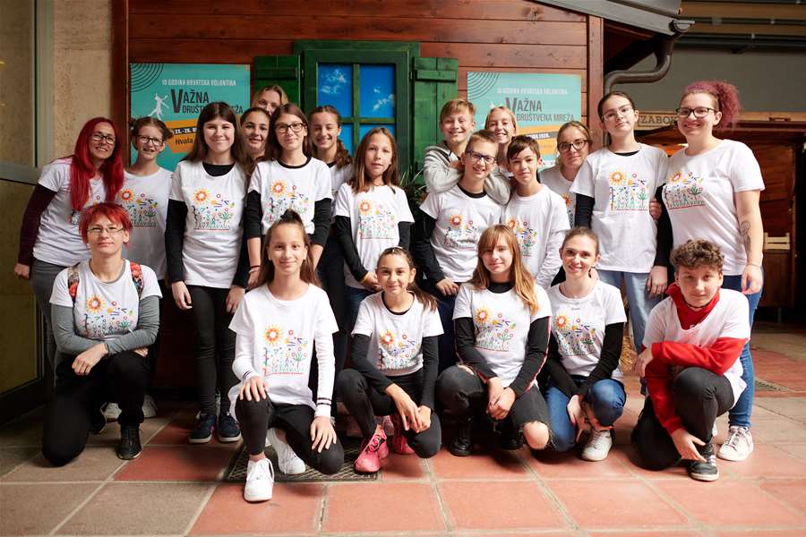 DSC_2650_zabočki plac_podjela vrećica.jpg