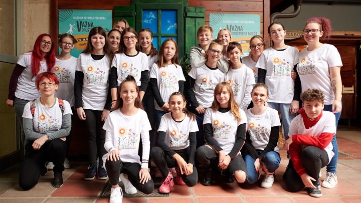 DSC_2650_zabočki plac_podjela vrećica.jpg