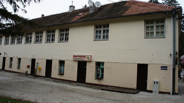 krapina-_kneippova zgrada.JPG