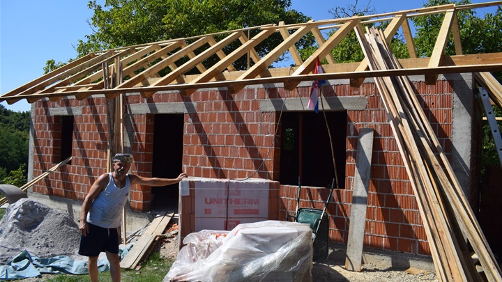 Uz pomoć rodbine, prijatelja i dobrih ljudi, uskoro novi dom za Zlatka Skočaka8 (1).JPG