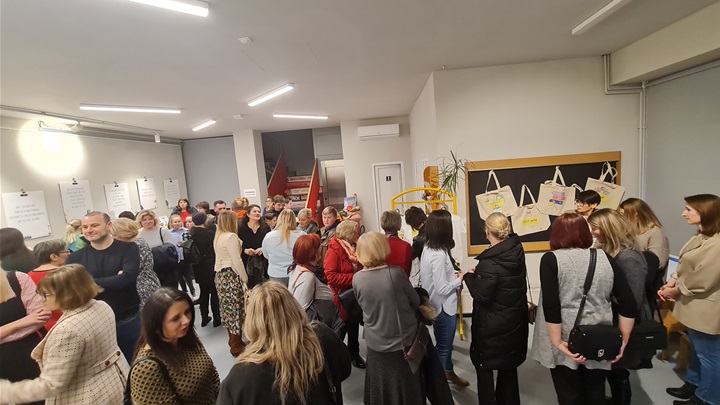 Tanja Šantić te poziva - ''Obesi brige o klin'' ''Obesi brige o klin''11.jpg