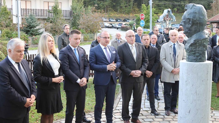 ministar smanjeno 3.jpg