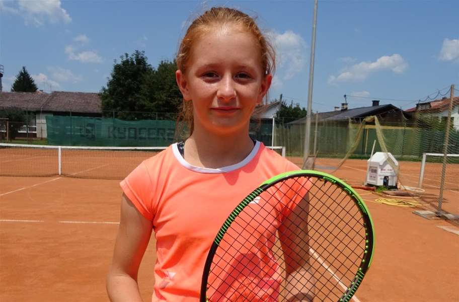 Lana Preis tenis.JPG