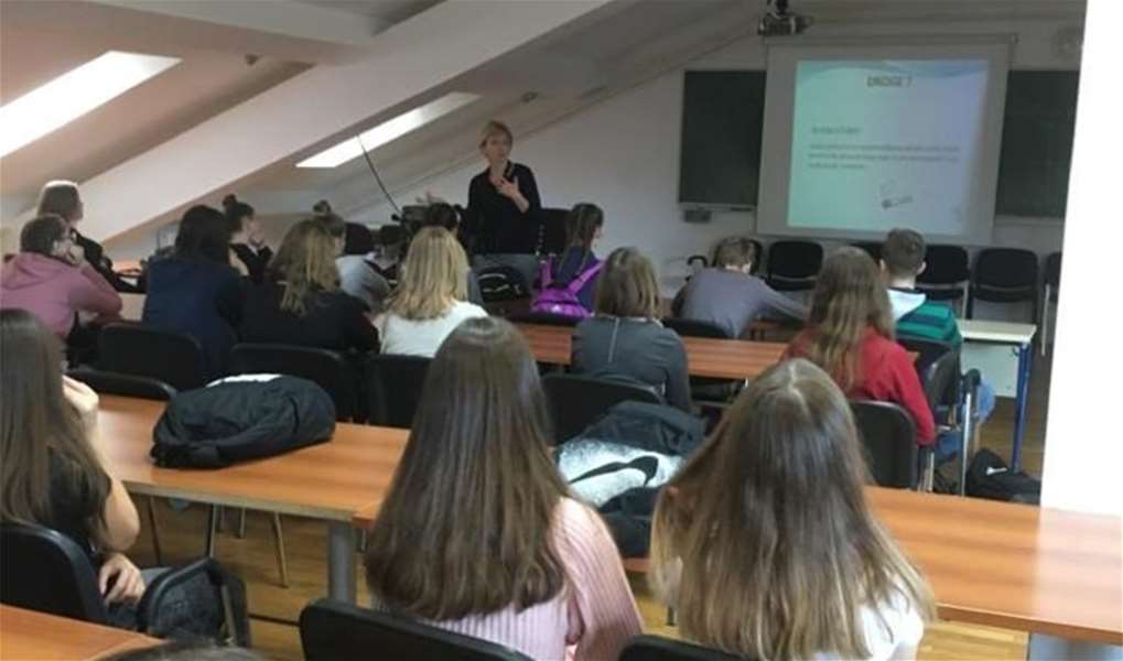 mjesec ovisnosti.jpg