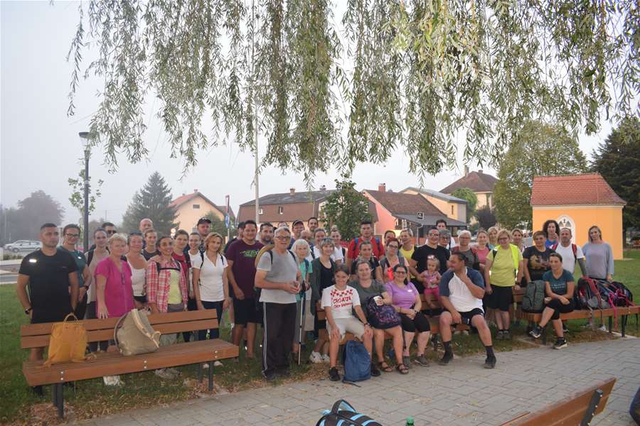 54 hodočasnika na Trški Vrh 12.JPG