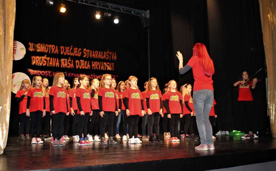 SMOTRA DJEČJEG STVARALŠTVA 3.jpg