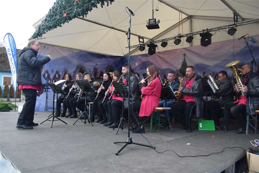 Luka Nižetić otvorio  Advent u Mariji Bistrici 2019.2 Limena glazba KUD-a Lovro Ježek .JPG