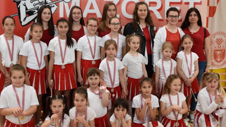 mažoretkinje lobor 1