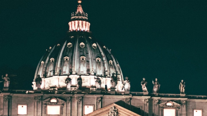 vatikan papa.png