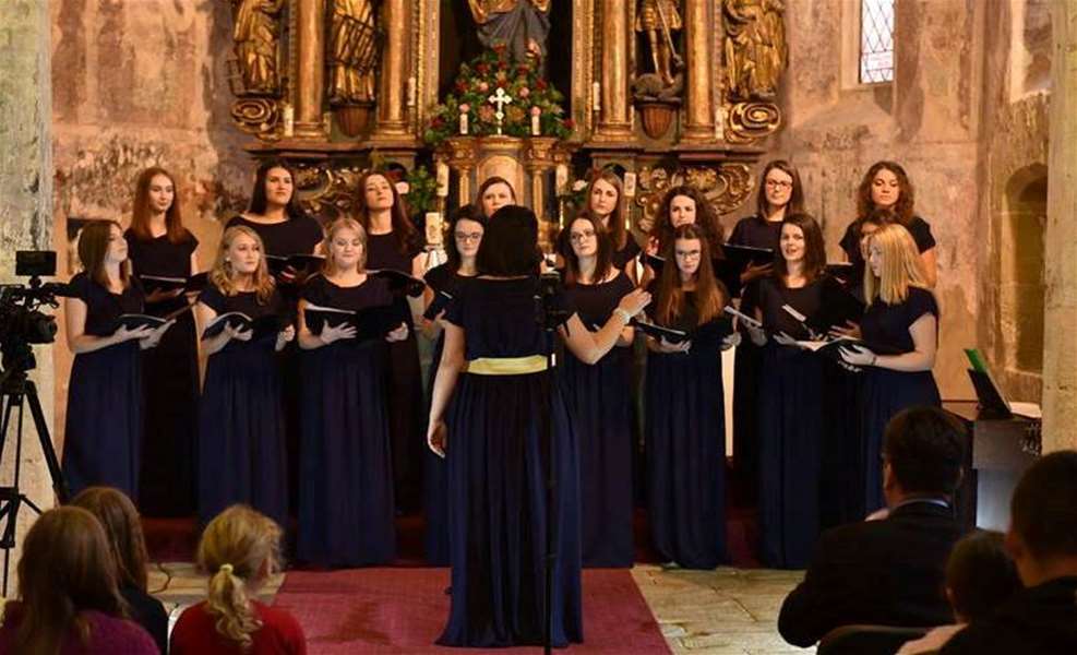 zbor mladih Vedrina lobor.jpg