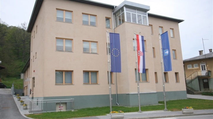 Općinska zgrada je potpuno obnovljena i opremljena najsuvremenijom opremom