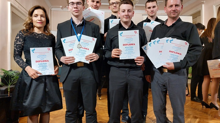 Nagrađeni tamburaši u Subotici.jpg