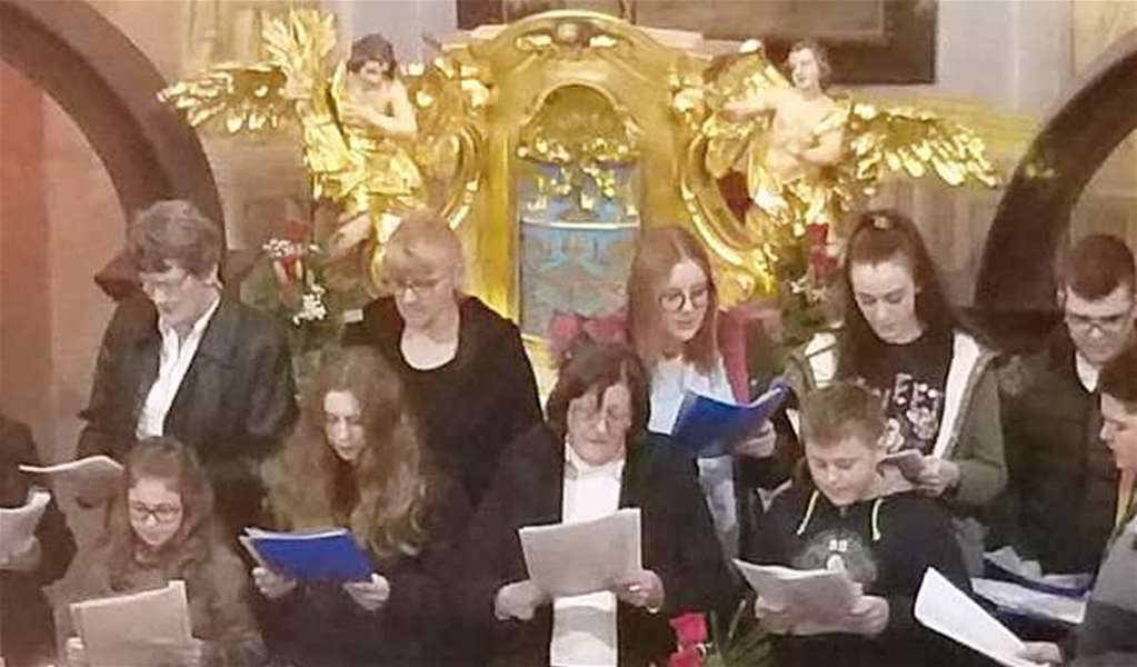 Udruga PETROŽE-nastup Blaževo 2020.jpg