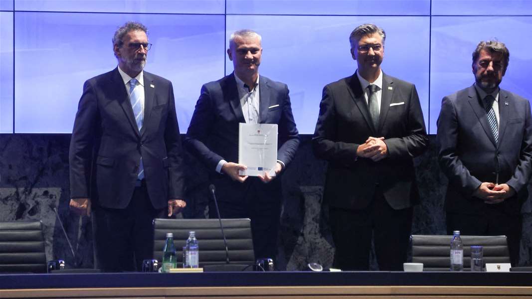 526230307_3222343991250748_7274273381288787540_n (1).jpg