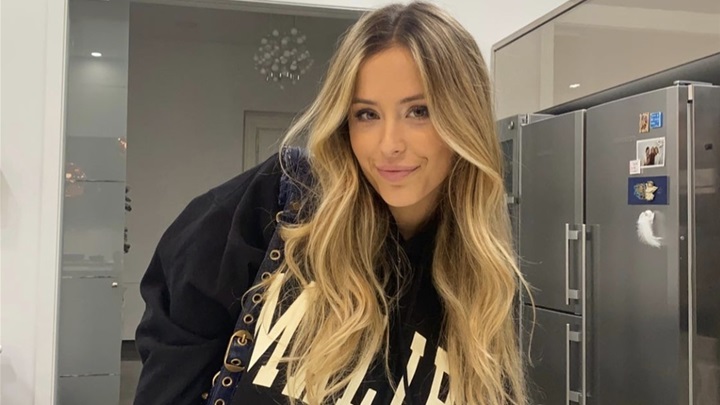 ella01-