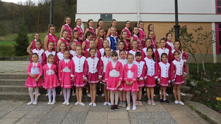 mažoretkinje dubrovčan.JPG