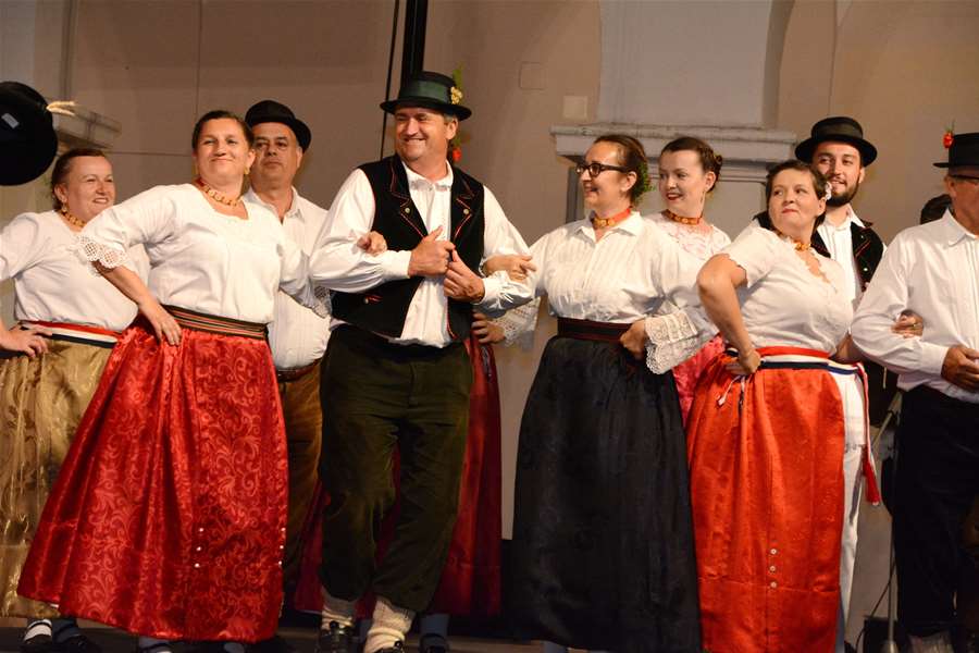 festival folklora.jpg