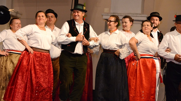 festival folklora.jpg