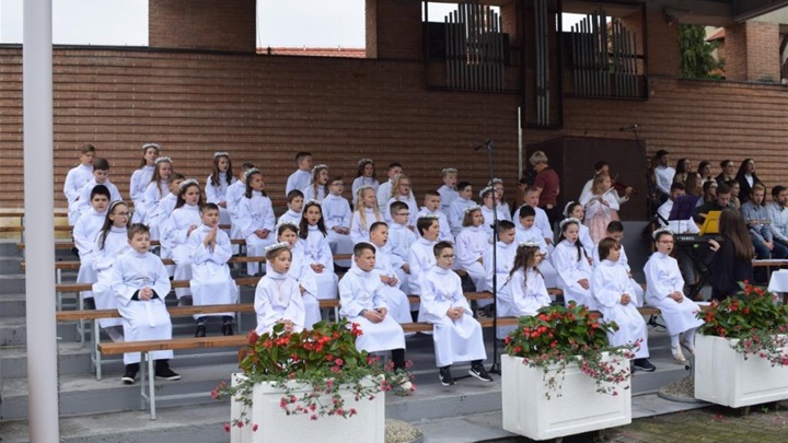 U Župi Marija Bistrica prvu pričest primilo 46 prvopričesnika 1.JPG
