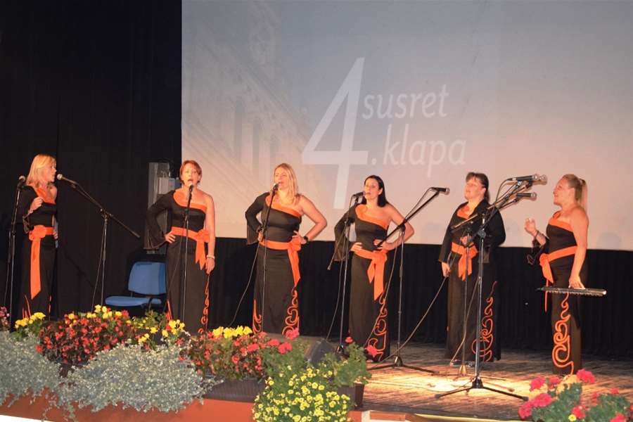 Devet klapa na 4. susretu u Mariji Bistrici ŽVS Rusula Split.JPG