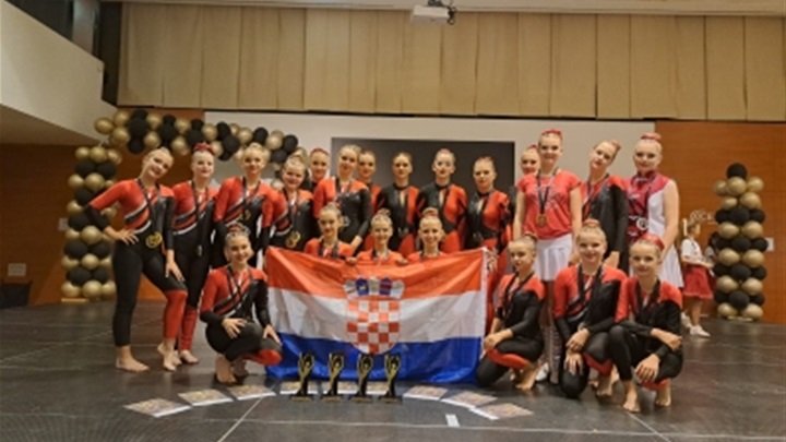 MAŽORET SLIKE VITEZ.jpg