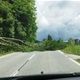 Srušilo se stablo na vrlo prometnu cestu u Zagorju. Zatvorena je za promet