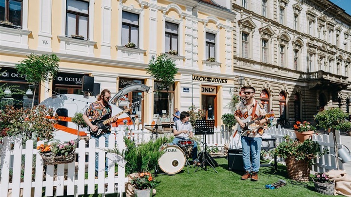 Glazbena kamperica.jpg