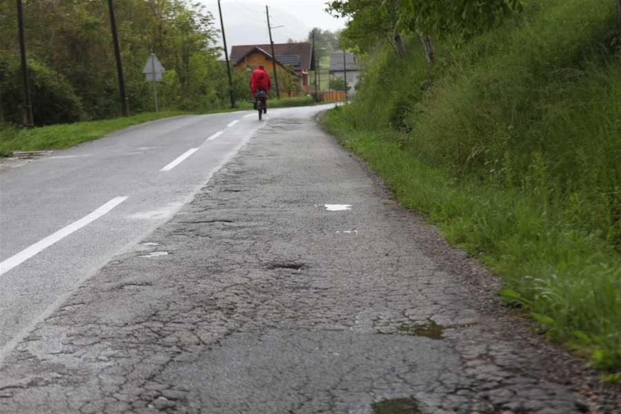 Županijska cesta prema Loboru