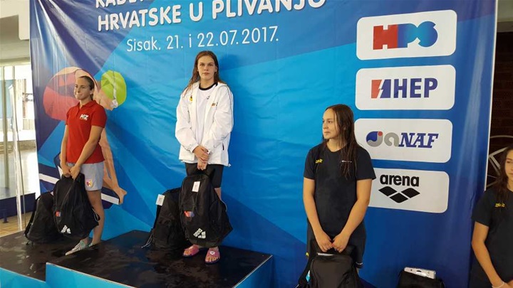 TESA NOVAK SMANJENO 1.jpg