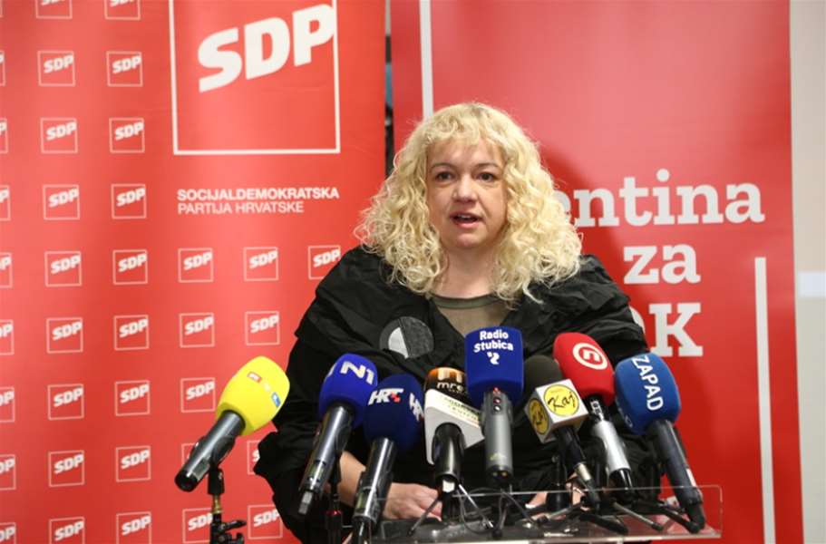 đurek valentina.png