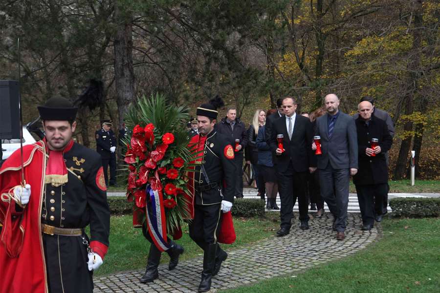 polaganje vijenca 5.jpg