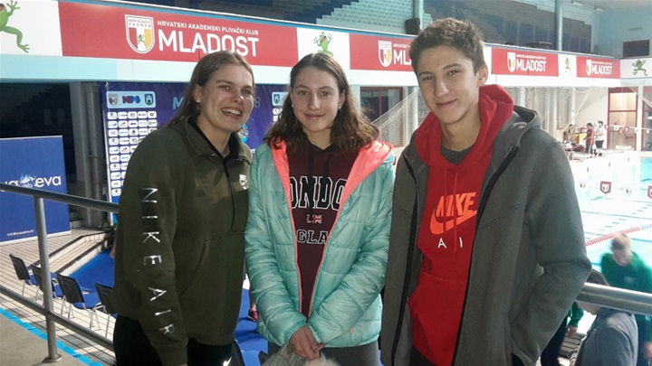 SPORT 13.11._PLIVANJE Tesa Novak, Hana i Vili Sivec.jpg
