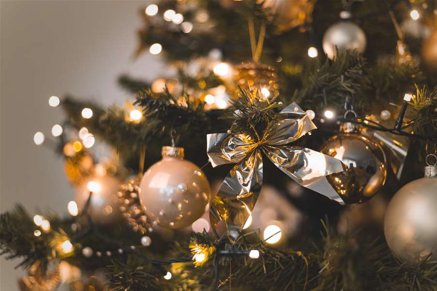 beautiful-baubles-string-lights-hanging-christmas-tree.jpg