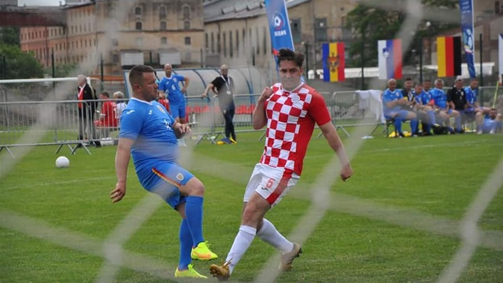 Gradonačelnik Pregrade na nogometnom terenu u Slovačkoj6.jpg