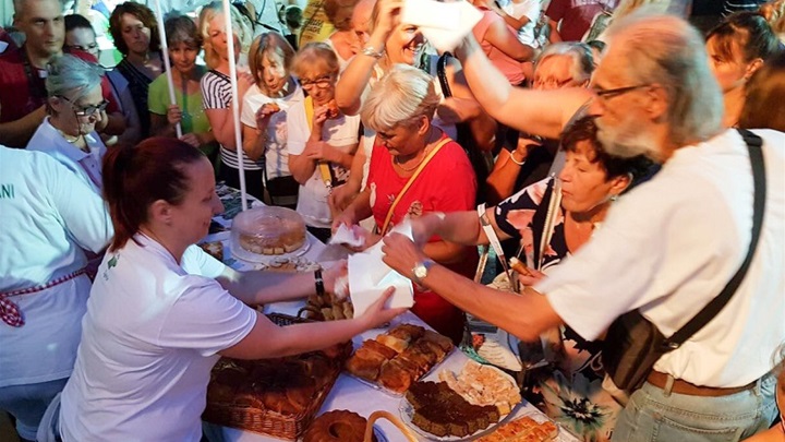 babičini kolači solin.JPG