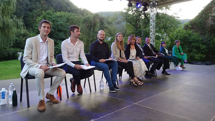 Reprezentativna glumačka postava.JPG