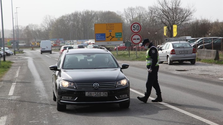 zaustavljanje propusnice policija.JPG