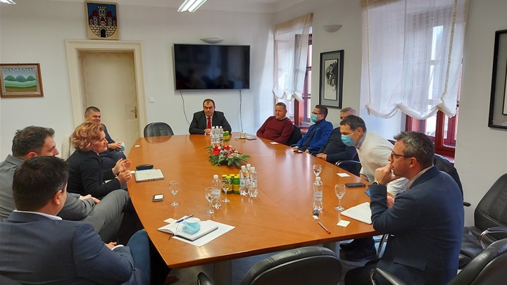 sirokopojasni (2).jpg