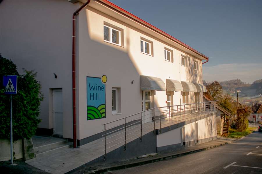 desinić hostel (2) glavna.jpg